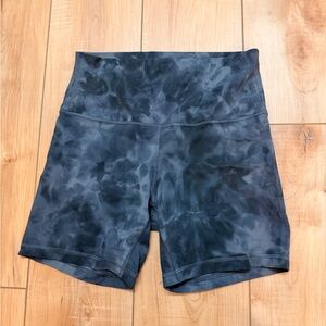 Lululemon Align 6” bike shorts